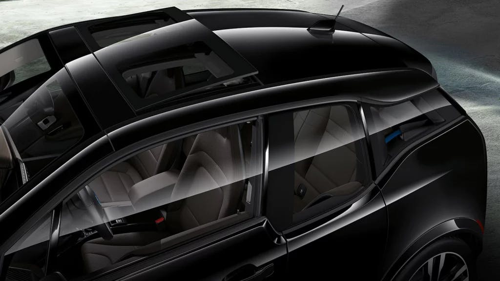 BMW i3 i3s Elektrikli Arabanın Türkiye Fiyatı ve Özellikleri Nelerdir? 11 bmw i3 sunroof black