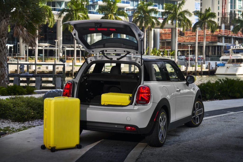 MINI Cooper SE Elektrikli Araba Türkiye Fiyatı 11 mini cooper se trunk space tailgate