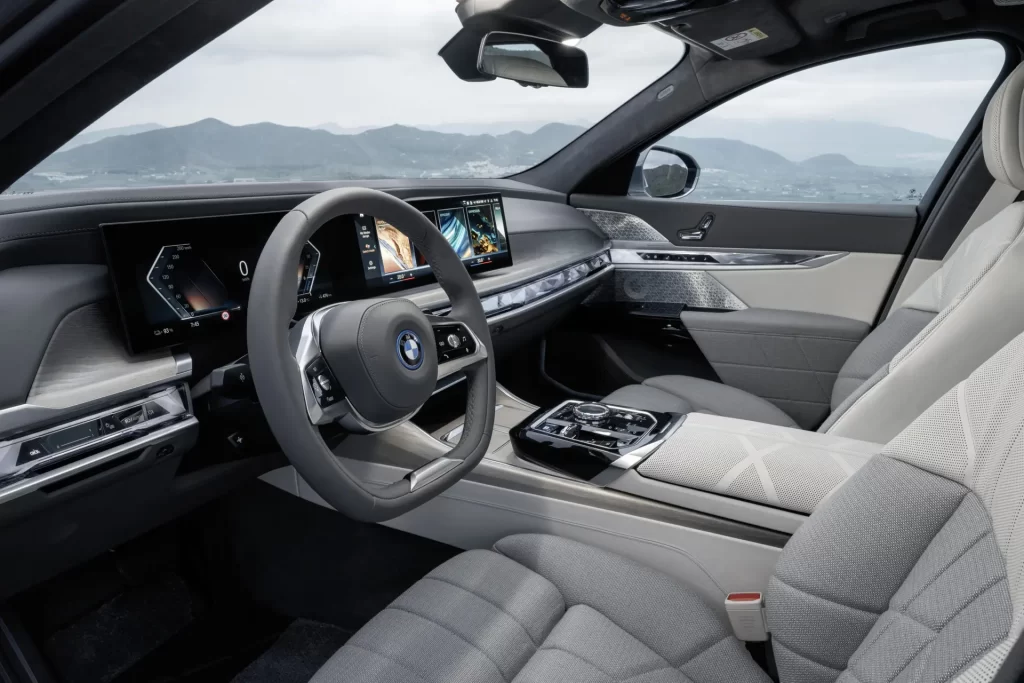 BMW i7 xDrive60 Elektrikli Araba