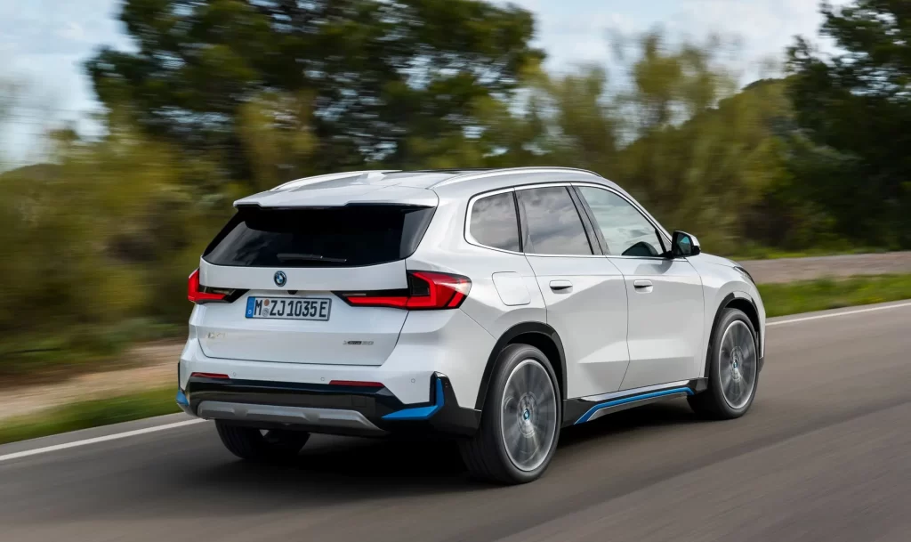 BMW iX1 xDrive30 Elektrikli Araba