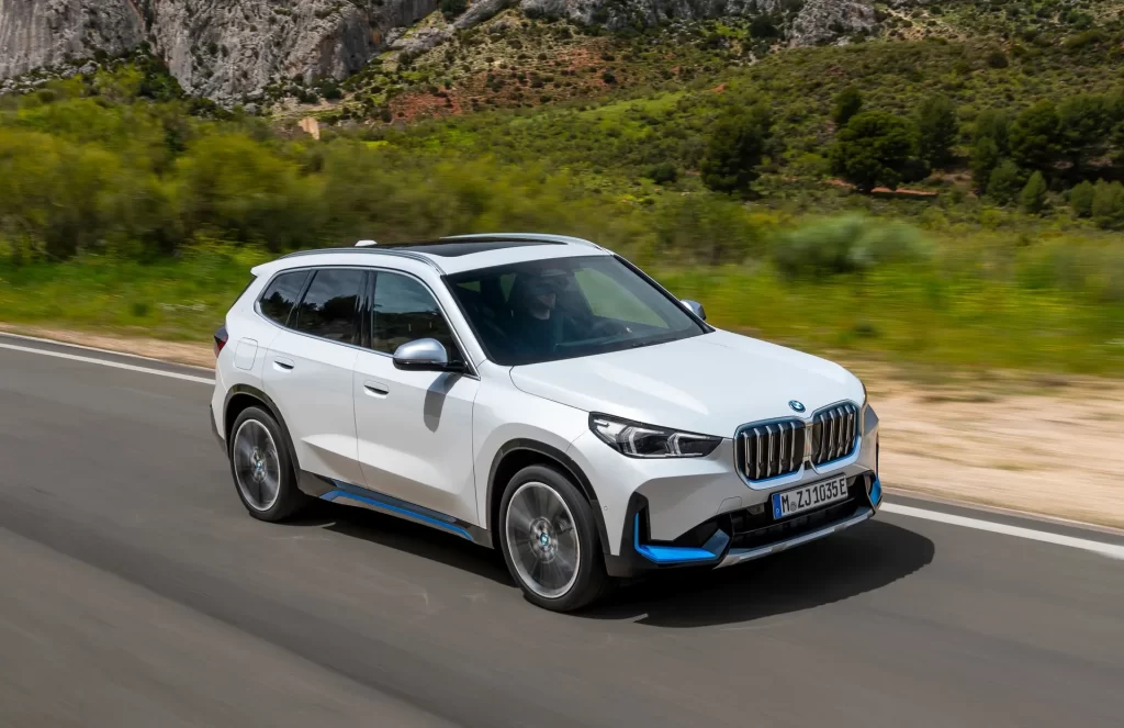 BMW iX1 xDrive30 Elektrikli Araba