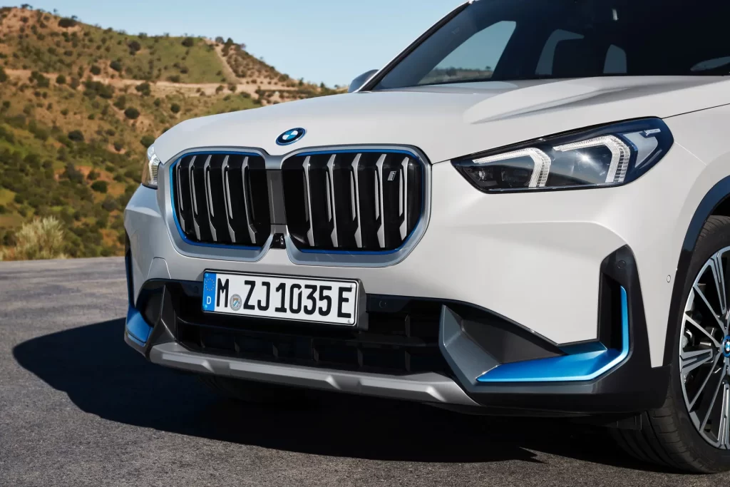 BMW iX1 xDrive30 Elektrikli Araba