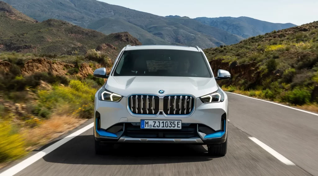 BMW iX1 xDrive30 Elektrikli Araba