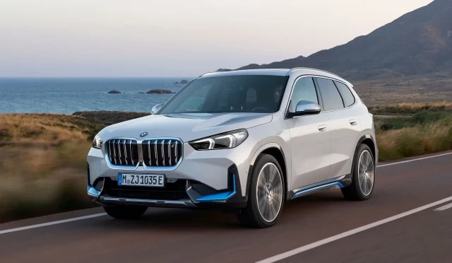 BMW iX1 xDrive30 Elektrikli Araba