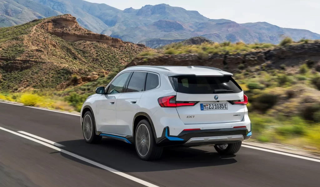 BMW iX1 xDrive30 Elektrikli Araba