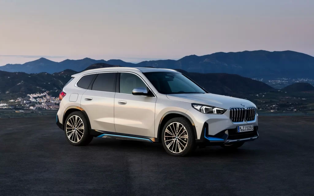 BMW iX1 xDrive30 Elektrikli Araba