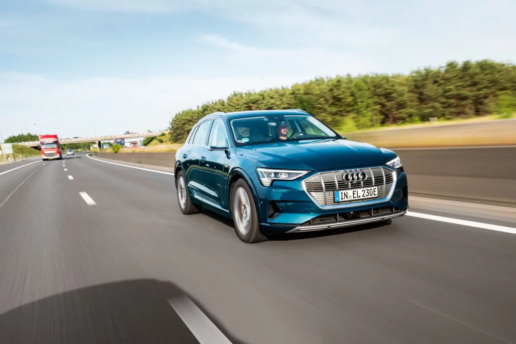Audi e-tron 55 quattro Elektrikli Araba 11 Audi e-tron 55 quattro Elektrikli Araba