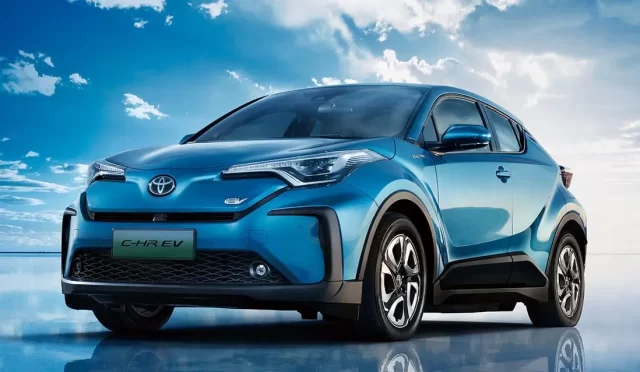 Toyota C-HR Elektrikli Araba