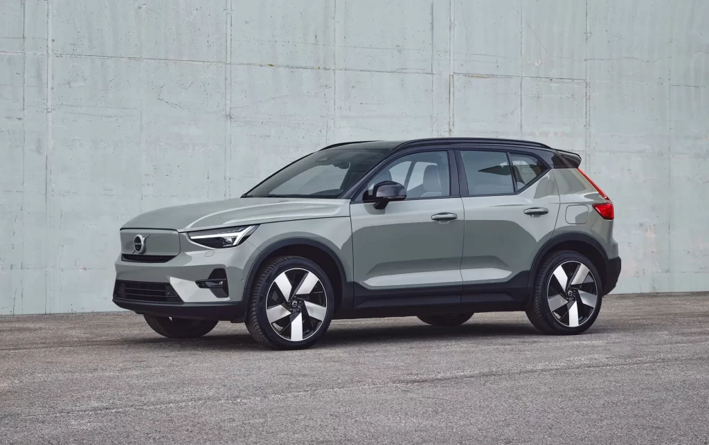 Volvo XC40 Recharge P6 Elektrikli Araba
